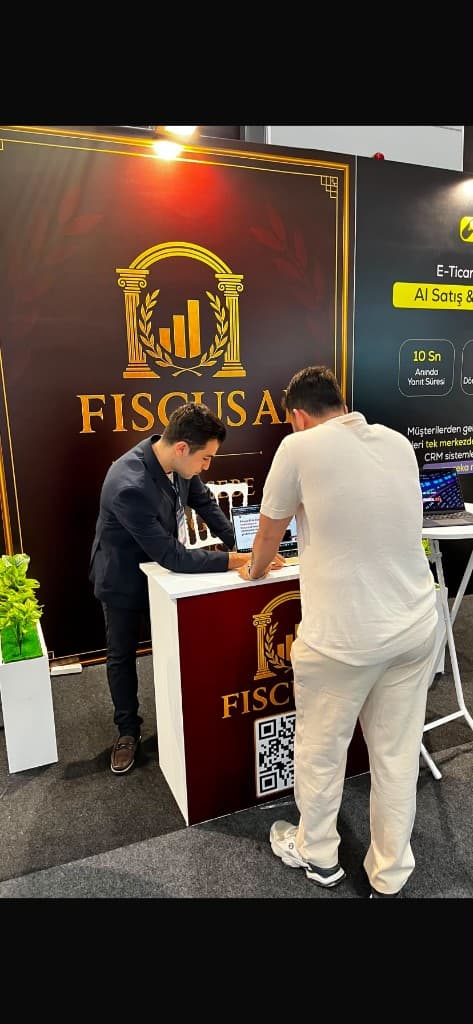 Fiscus AI fuar standı etkileşimi
